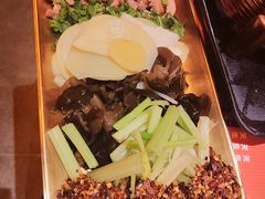 -何师烧烤Pro ·江湖川菜·小龙虾·精酿啤酒(太古里旗舰店)