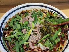 -霸舌生滚牛肉米粉(天生街道店)