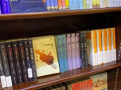 -新华书店(泉城路店)