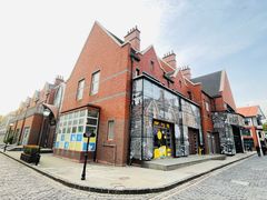 -钟书阁(松江泰晤士小镇店)