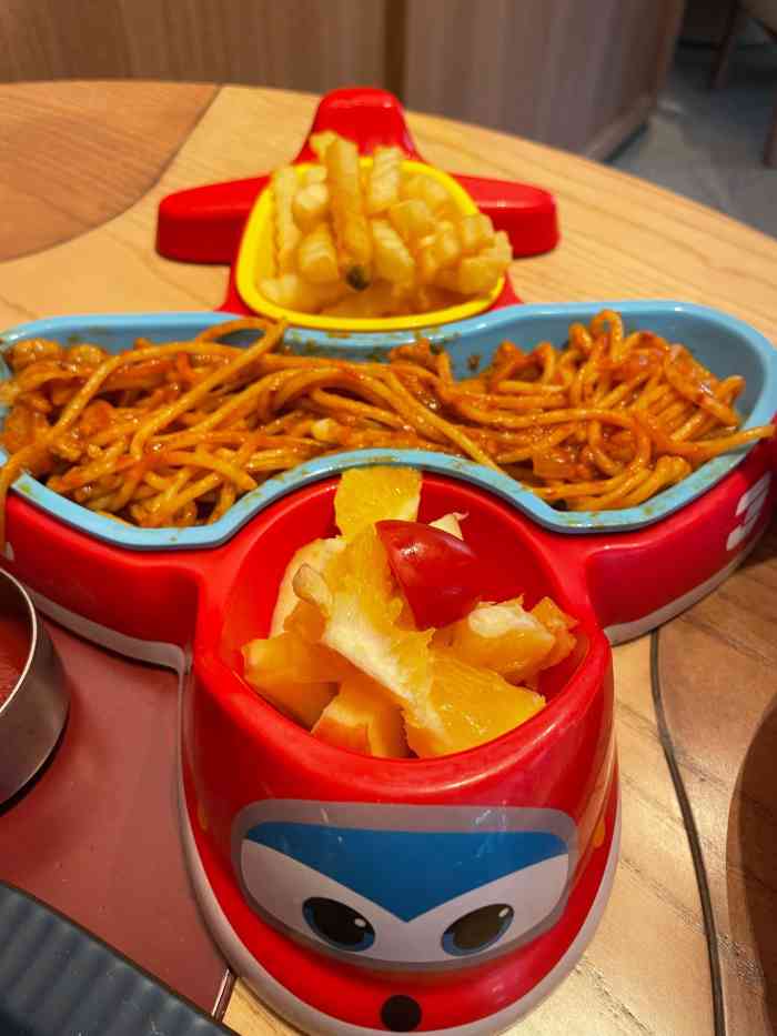 6141人赞111左岸踏雪1月31日 20:51打分开89很久的一家必胜客,很大