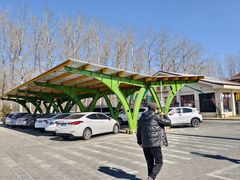 -窦店服务区-停车场