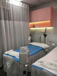 -斐尔国际皮肤管理中心