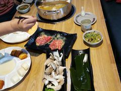 -云聚汇牛很鲜潮汕牛肉火锅(克拉玛依汉博店)