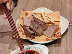 -六泰居·尔滨地标·东北菜(泰山路店)