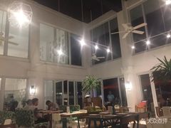 -Cha Cha's Beach Cafe