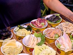 -茅草房·河畔园林火锅