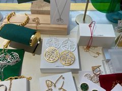 -LADY FAFA(巨鹿路陕西南路路口店)