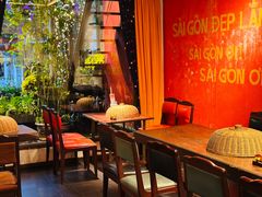 -Cuc Gach Quan Restaurant