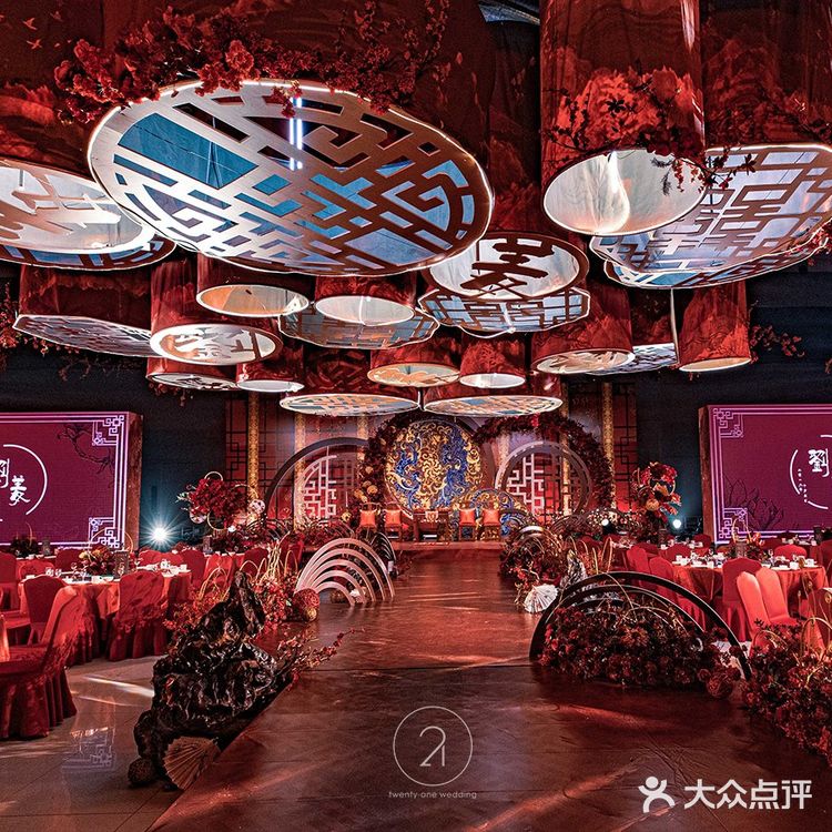 别再做烂大街婚礼了，小众婚礼挺有意思的。