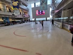 -冰纷万象滑冰场(二七万象城店)