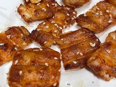 -何妹湿辣牛肉·粤式烧烤砂煲(桂雅路店)