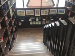 -钟书阁(松江泰晤士小镇店)