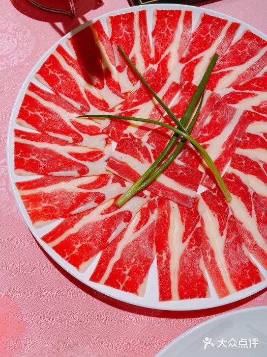 行家海鲜火锅酒家(静安寺店)霜降牛肉图片