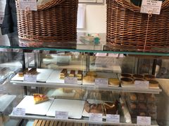 面包甜点陈列柜-老梦面包 CHEZMOREL(三源里店)