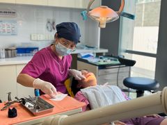 -瑞尔齿科(南京东路名人诊所)