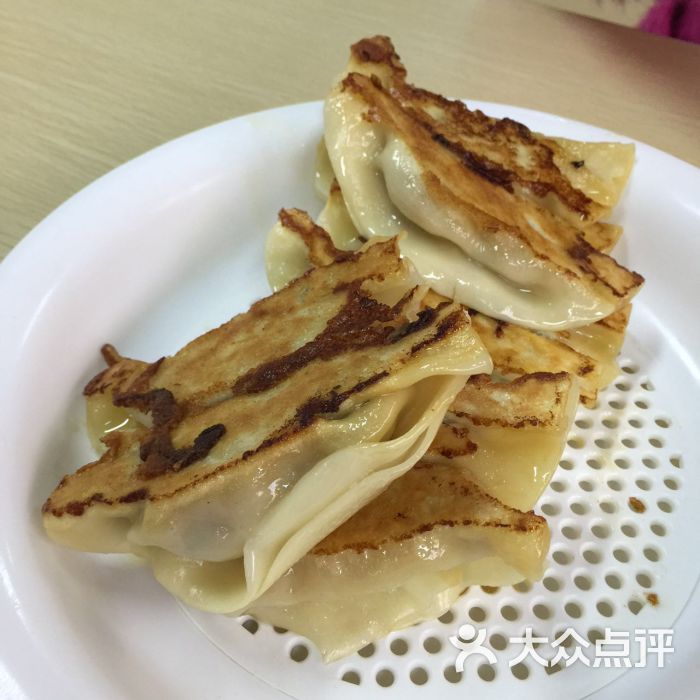 脆美鲜老劈柴院锅贴三鲜锅贴图片 - 第1张