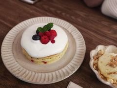杂莓酸奶油松饼-無早咖啡