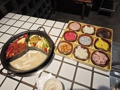 -贰回巷火锅馆(钟楼店)