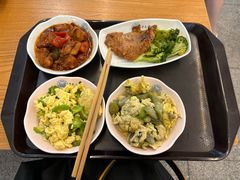 -同济大学本部学苑饮食广场
