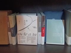 -钟书阁(松江泰晤士小镇店)