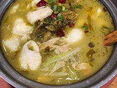 -周鱼小馆石锅酸菜鱼(活力汇店)