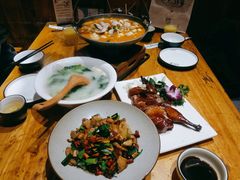 -老滇山寨•云南特色菜•地方菜•民族风情歌舞表演(金碧店)