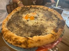 招牌黑松露温泉蛋披萨-IL TEATRO 精品意大利餐厅