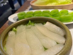 -尚尚仙·酸汤猪手·猪肚鸡火锅(华联万柳购物中心店)