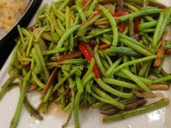 芦蒿炒腊肉-四季春(美食街店)