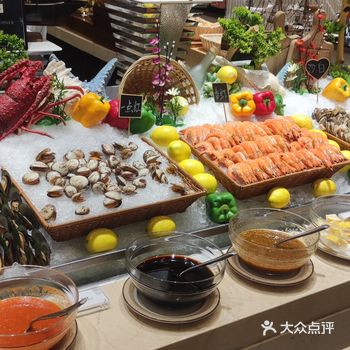 网上天天宣传的生蚝刺身，今天就来试一试了