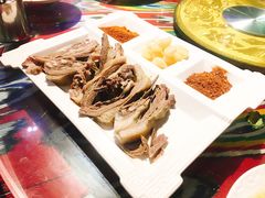 白條手抓羊肉-丝路香妃西域清真餐厅