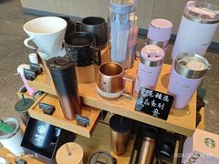 -星巴克臻选(呼和浩特维多利摩尔城店)