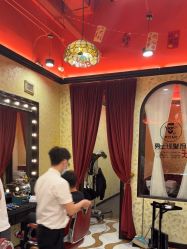-东方先生国潮男士理发馆