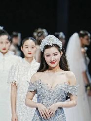 -Renee芮亦婚纱(原丽莎)