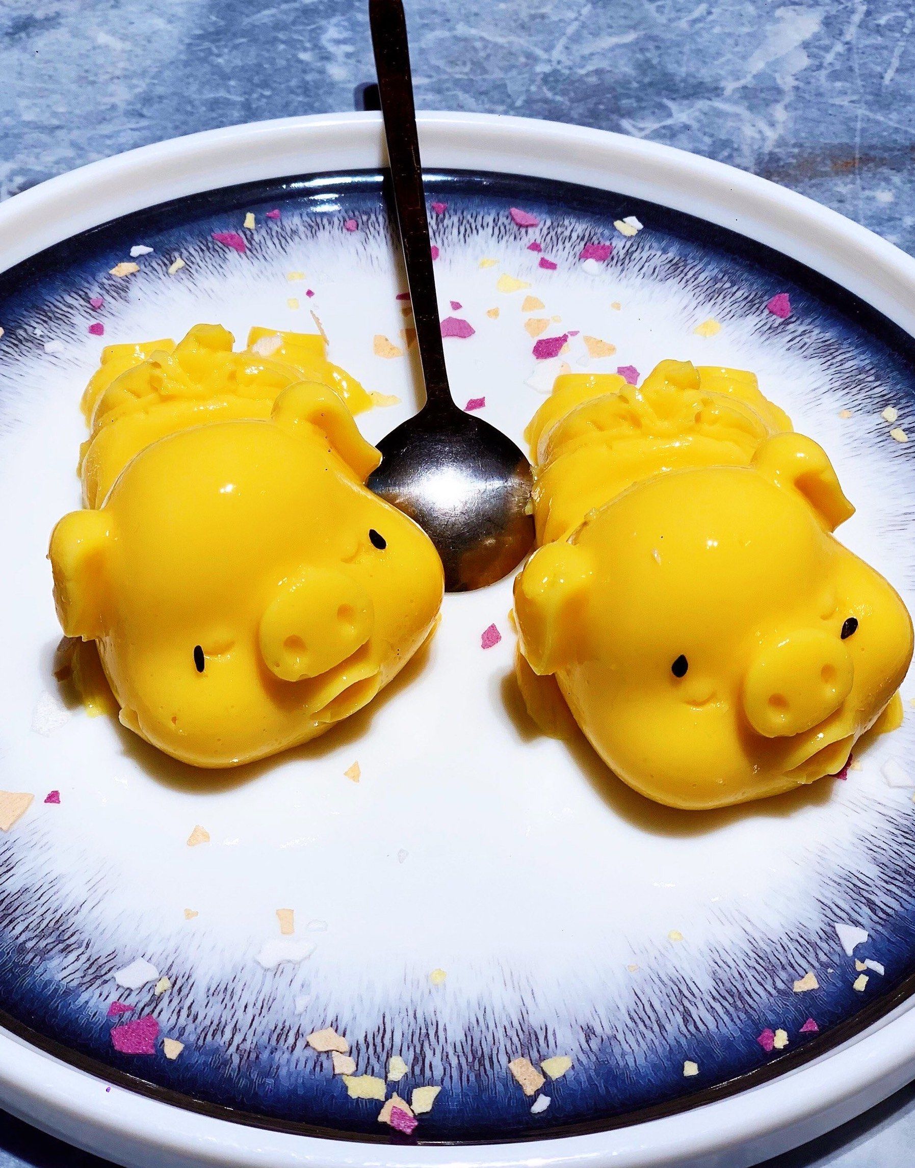 下午茶时间到啦!
猪仔包挺可爱的,小