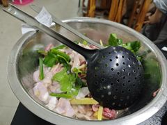 -周良天山牛杂城(天山路总店)