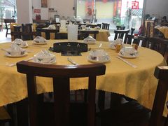 大堂-光头仔烧鸡牛杂店