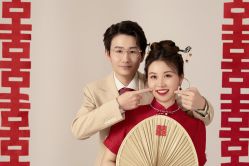 -雪中彩影婚纱摄影·微光艺术中心