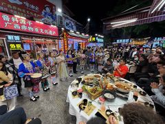-刘姐啤酒鱼民族演艺餐厅(西街总店)
