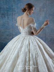 -艾米丽婚纱礼服