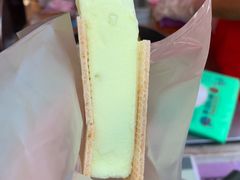 -詹爷爷乌节路街头冰淇淋