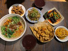 -爆炸头阿姨小四川正宗川味小吃(无任何分店)