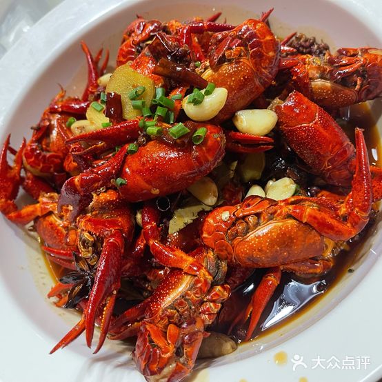 晚尝西湖美食苑