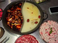-鹿鸣山草本茶香火锅(园西路店)