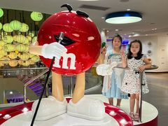 -m豆巧克力世界(上海世茂广场店)