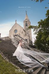 -现代经典婚纱摄影