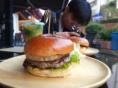 牛泰极-龙治汉堡(中华城店)