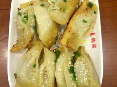 牛肉鍋貼-小姜锅贴(凤凰街店)