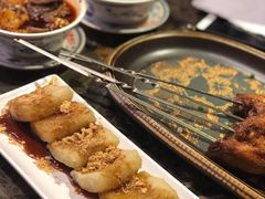 -沪小二炭火蛙锅(淮海中路美食不夜城店)